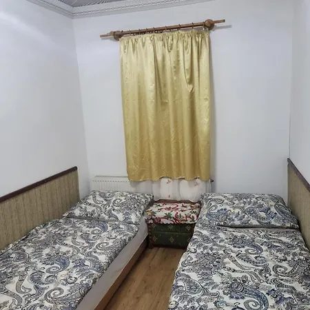 Apartman Almas Vendeghaz Tiszaújváros