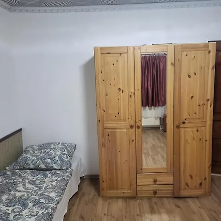 Apartman Almas Vendeghaz *