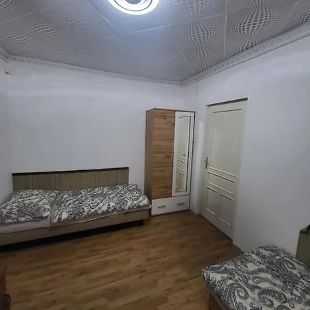 Almas Vendeghaz * Tiszaújváros